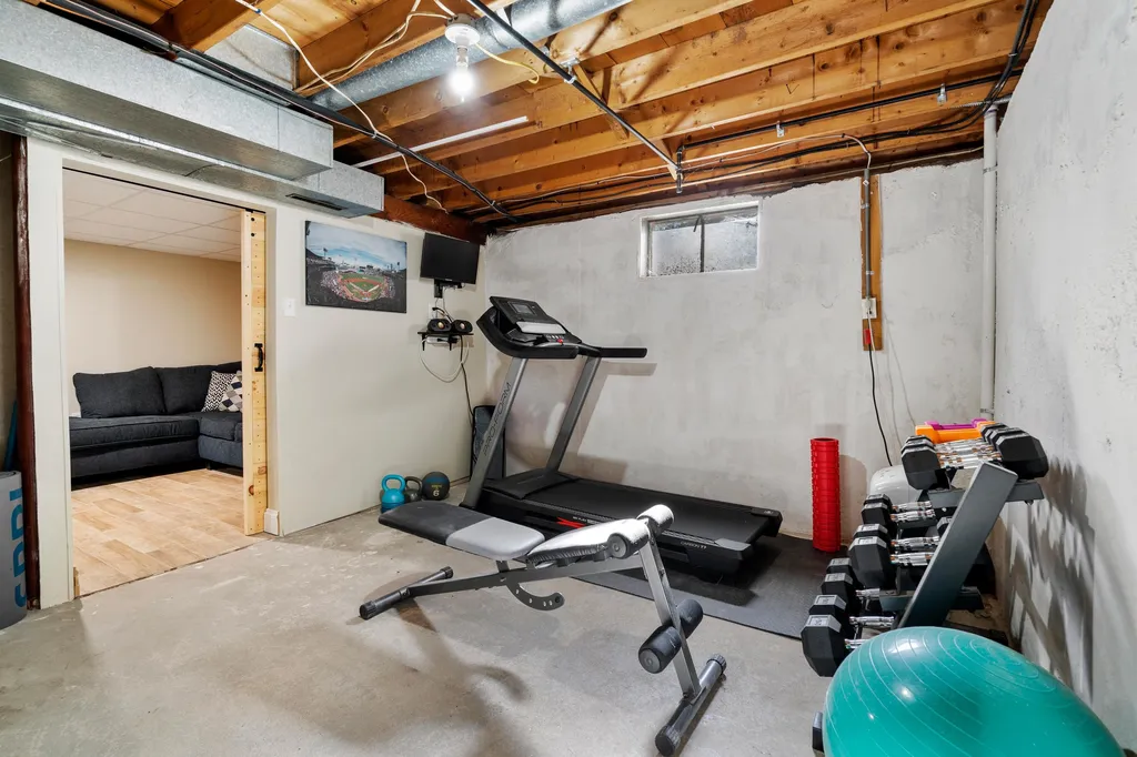 8 Lincoln Street Pelham NH 03076