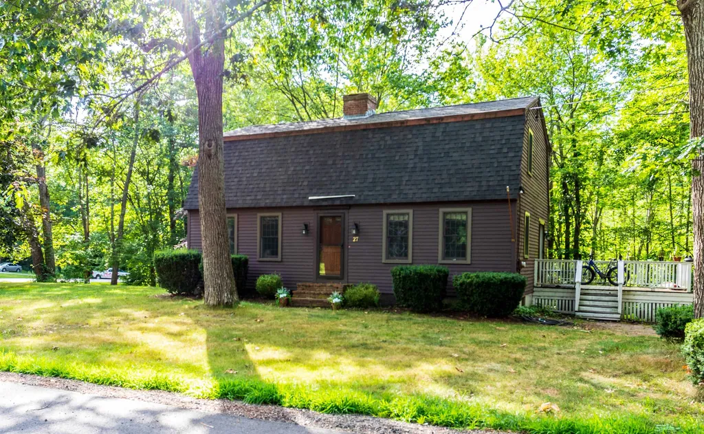 27 Crestview Terrace Stratham NH 03885