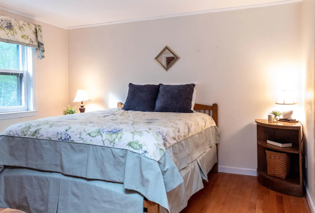 27 Crestview Terrace Stratham NH 03885