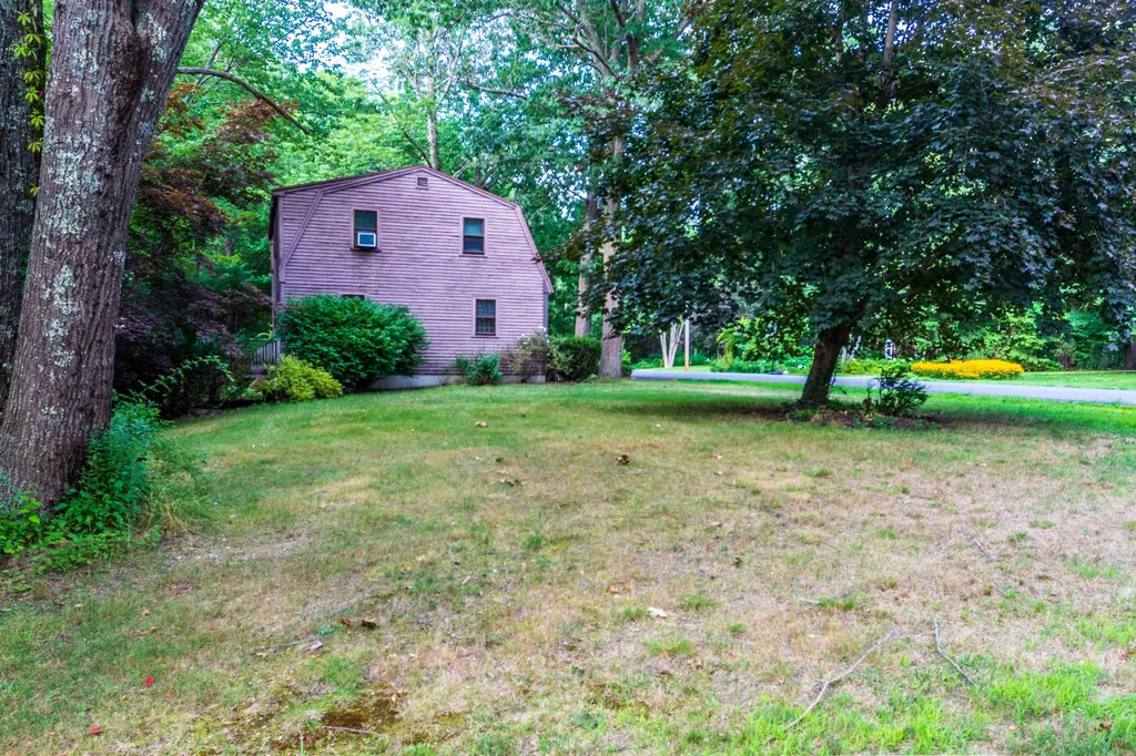 27 Crestview Terrace Stratham NH 03885