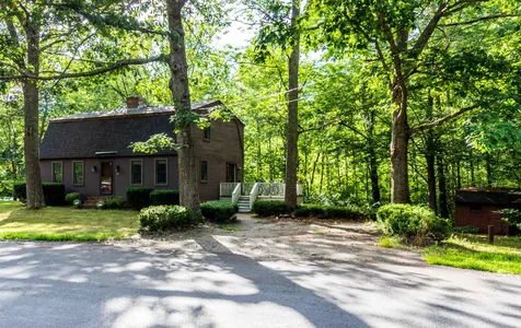 27 Crestview Terrace Stratham NH 03885