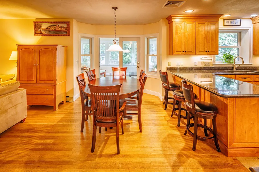 16 Quail Drive Dover NH 03820