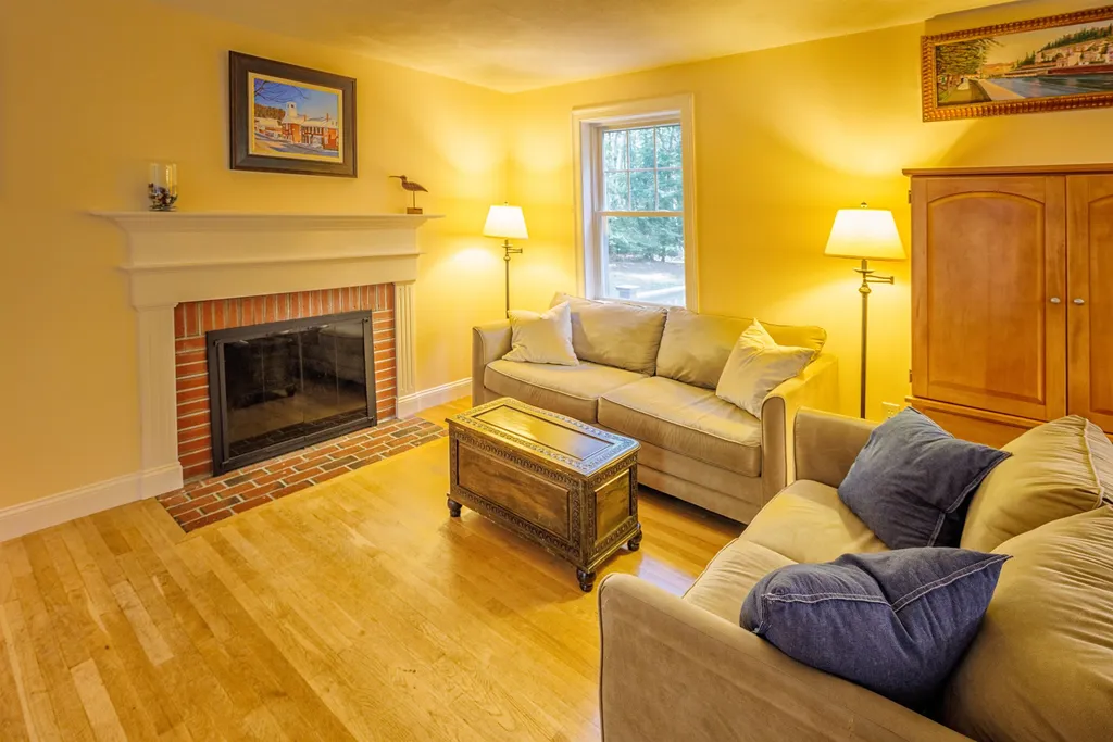 16 Quail Drive Dover NH 03820
