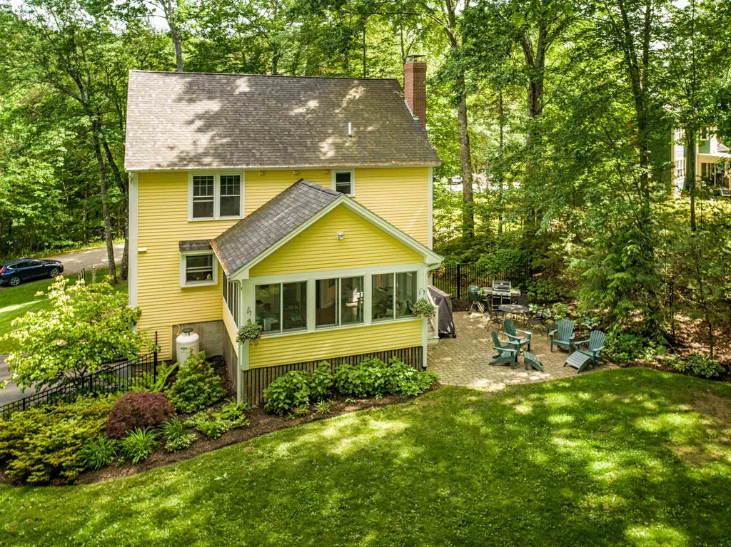 16 Quail Drive Dover NH 03820