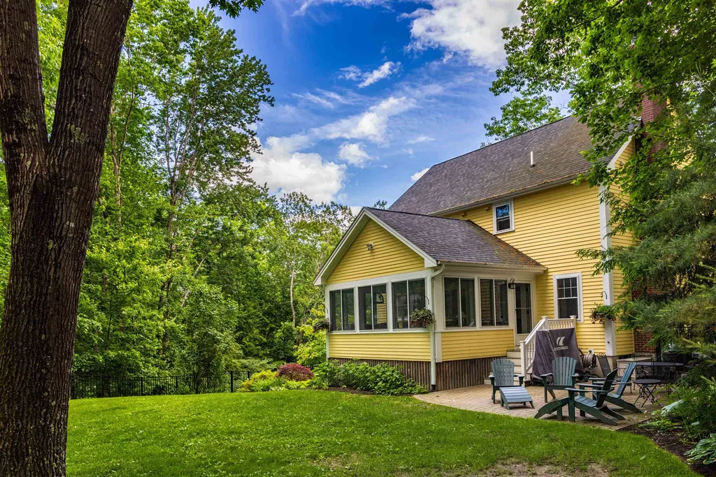 16 Quail Drive Dover NH 03820