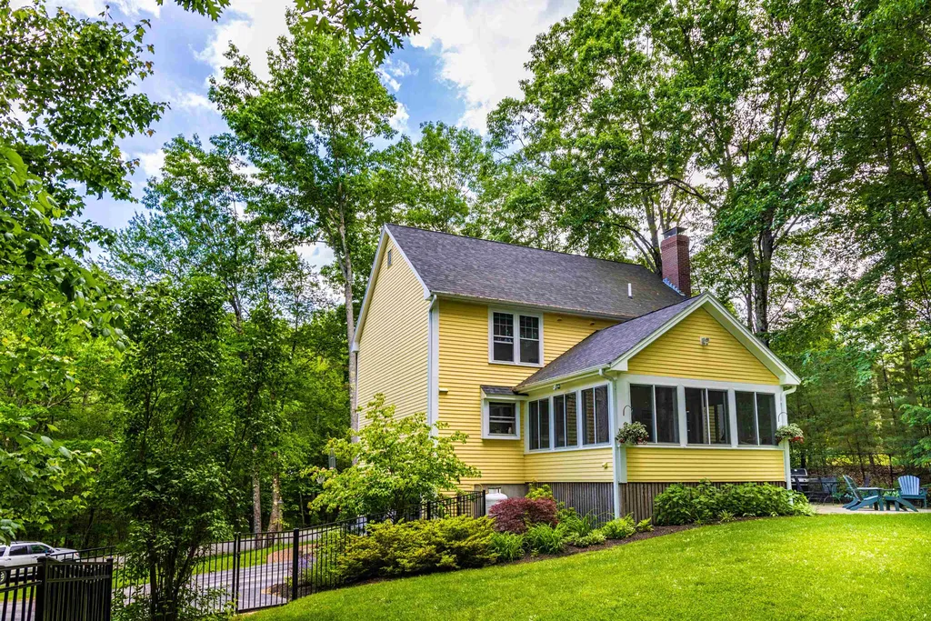 16 Quail Drive Dover NH 03820