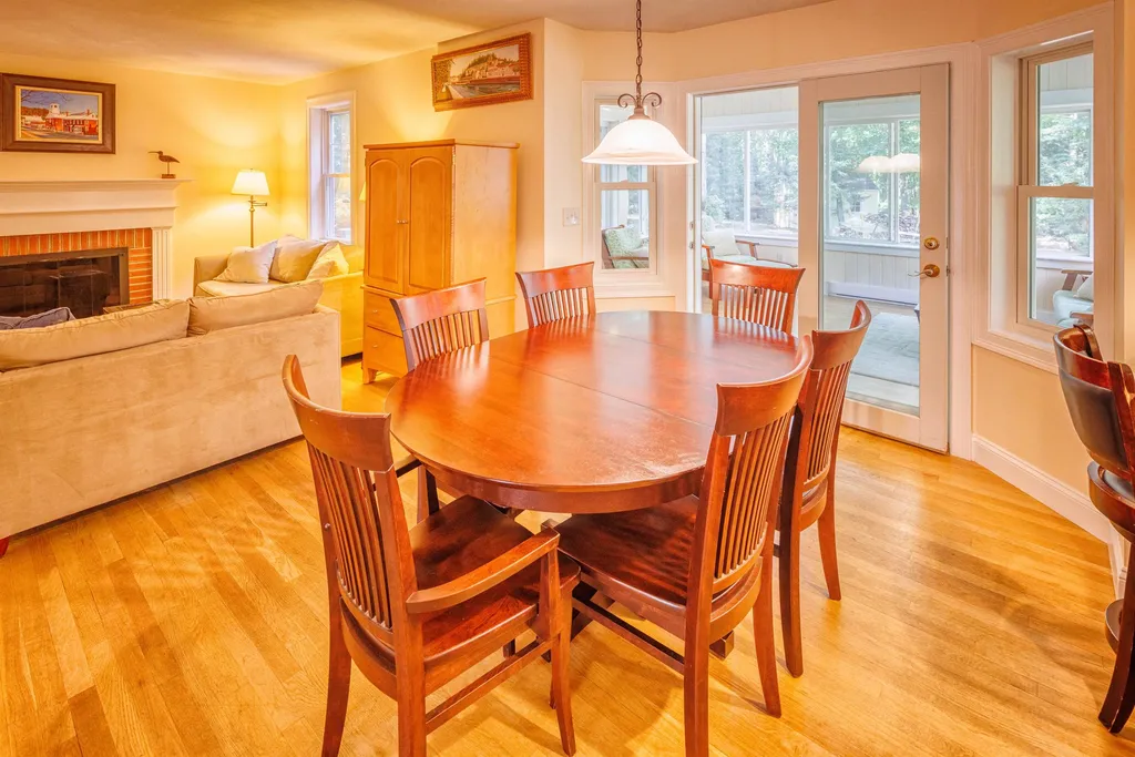 16 Quail Drive Dover NH 03820