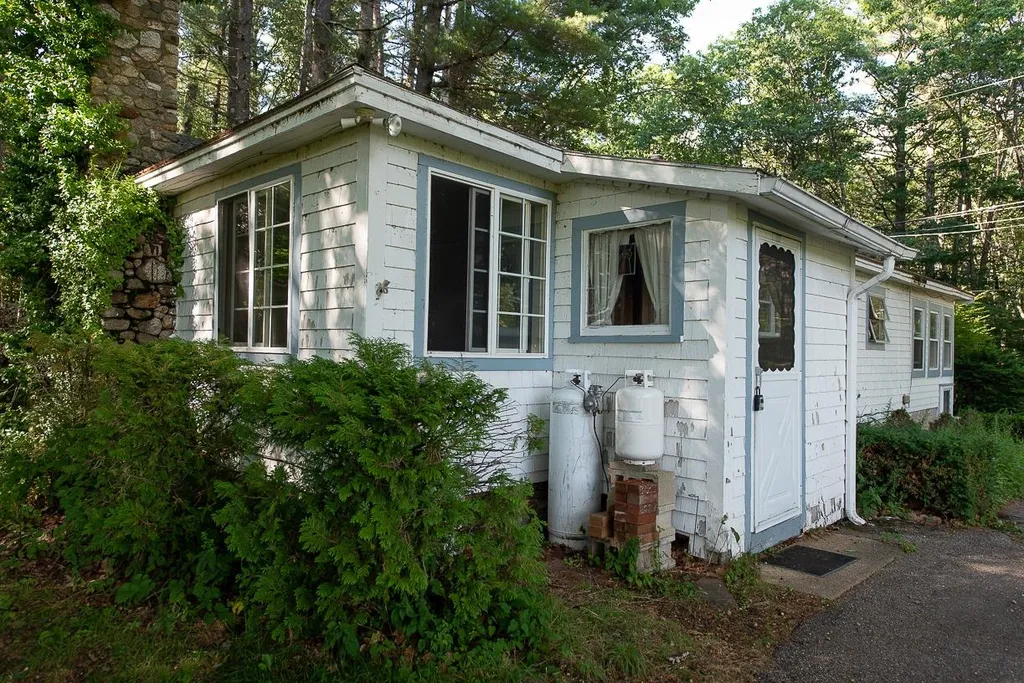 385 Jackman Pond Road Tamworth NH 03883