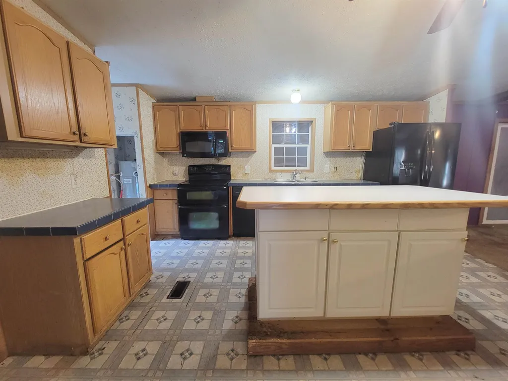 36 Osgood Road Kensington NH 03833
