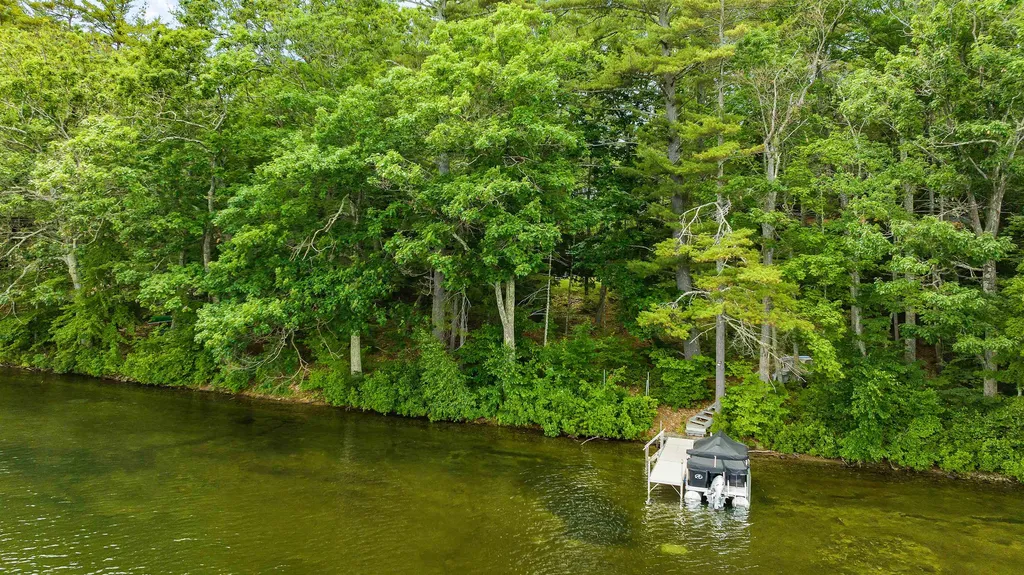251 & 251a North Road Deerfield NH 03037