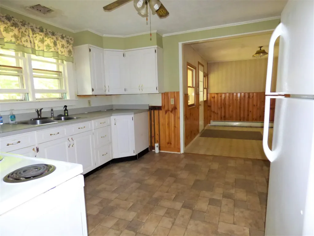 24 Chase Road Meredith NH 03253