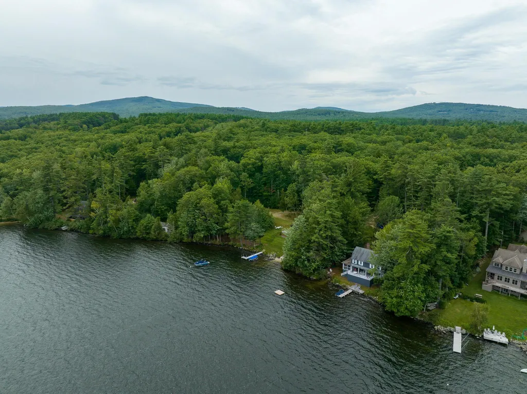 38 Island View Road Wolfeboro NH 03894