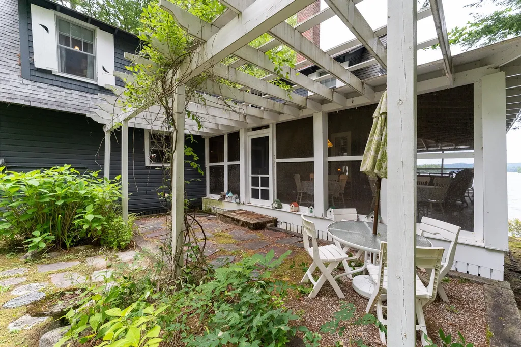 38 Island View Road Wolfeboro NH 03894