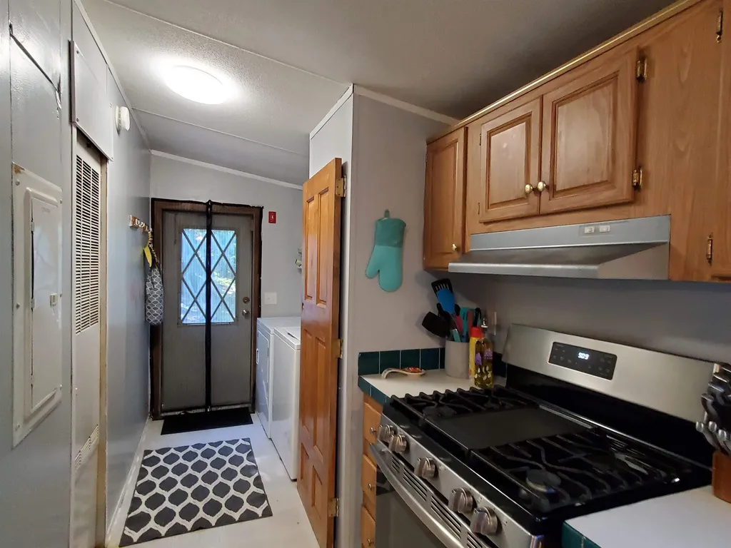 21 Shaker Boulevard Enfield NH 03748