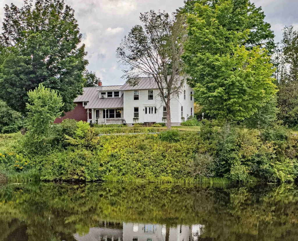 66 Atkins Lane Hardwick VT 05843