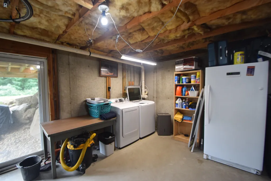 27 Maxwell Drive Derry NH 03038