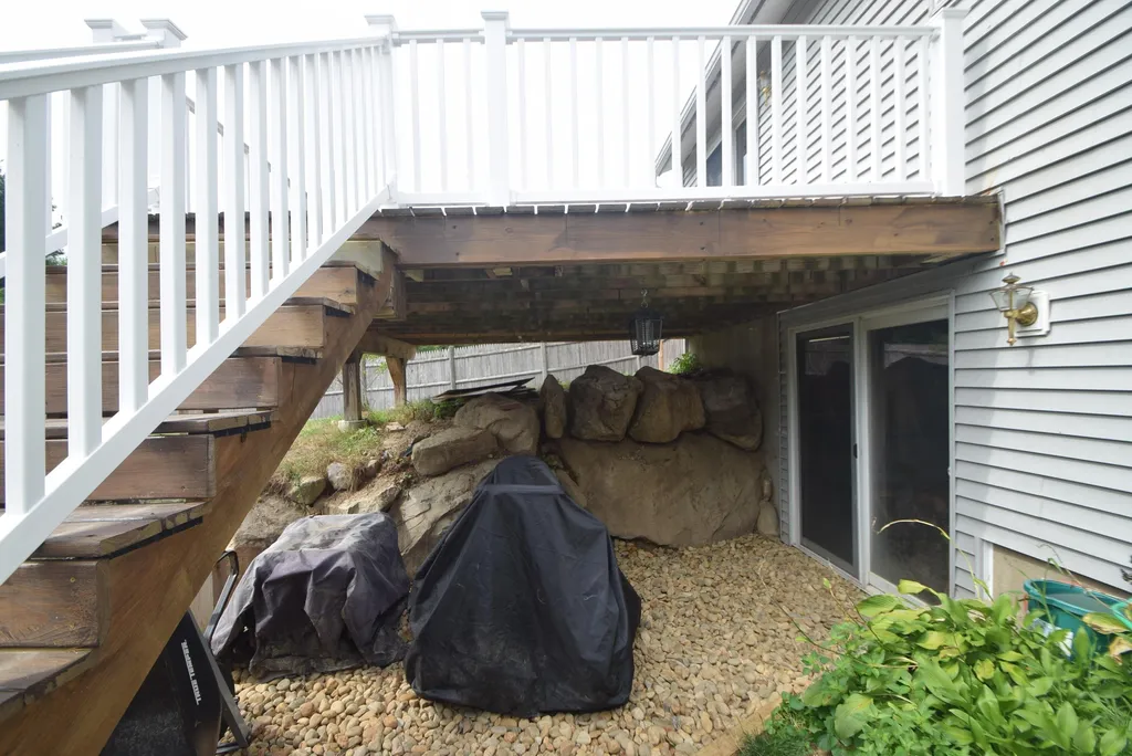 27 Maxwell Drive Derry NH 03038