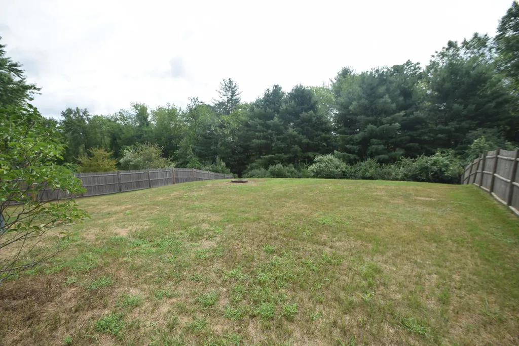 27 Maxwell Drive Derry NH 03038