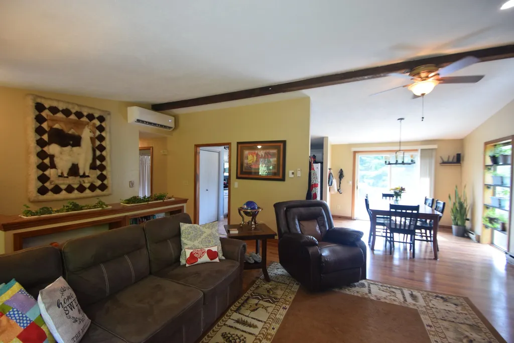 27 Maxwell Drive Derry NH 03038