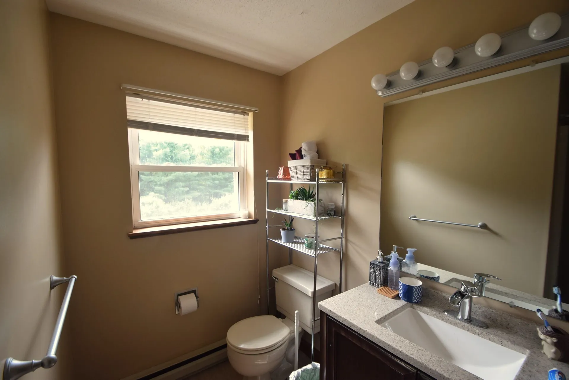 27 Maxwell Drive Derry NH 03038