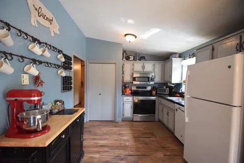 27 Maxwell Drive Derry NH 03038