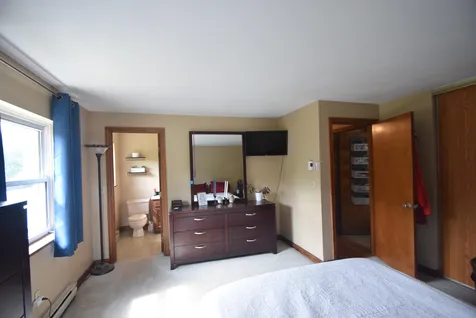 27 Maxwell Drive Derry NH 03038