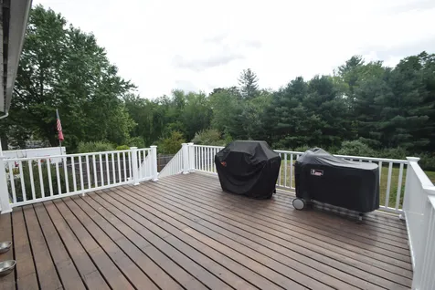 27 Maxwell Drive Derry NH 03038