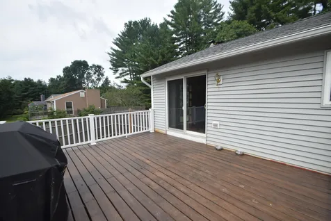 27 Maxwell Drive Derry NH 03038