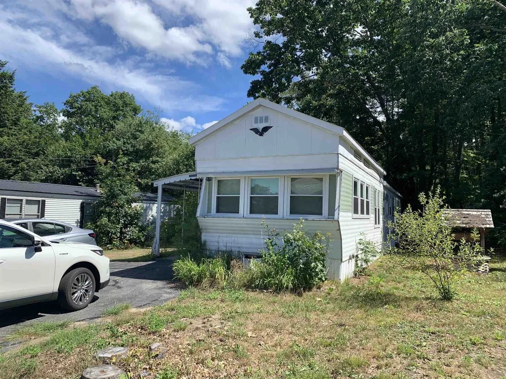 26 Holly Park Lane Rochester NH 03867
