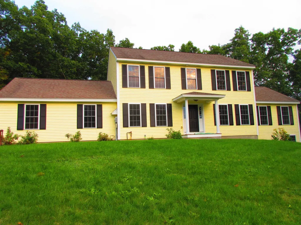 8 Carriage Hill Road Wilton NH 03086
