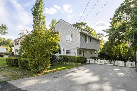 14 Metropolitan Avenue Nashua NH 03064