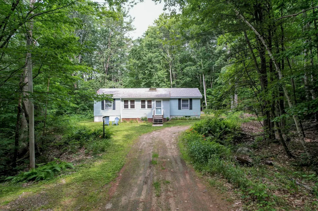 42 Oakwood Road Farmington NH 03835