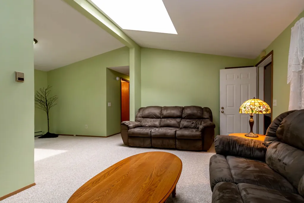42 Oakwood Road Farmington NH 03835