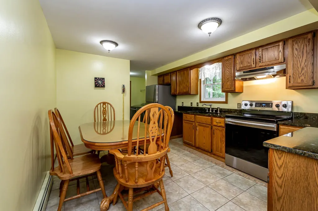 42 Oakwood Road Farmington NH 03835