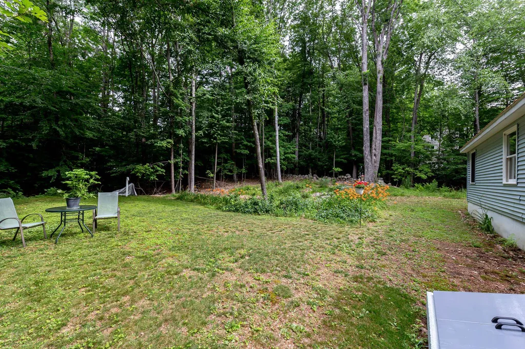 42 Oakwood Road Farmington NH 03835