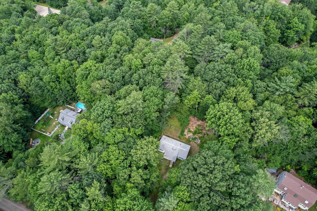 42 Oakwood Road Farmington NH 03835