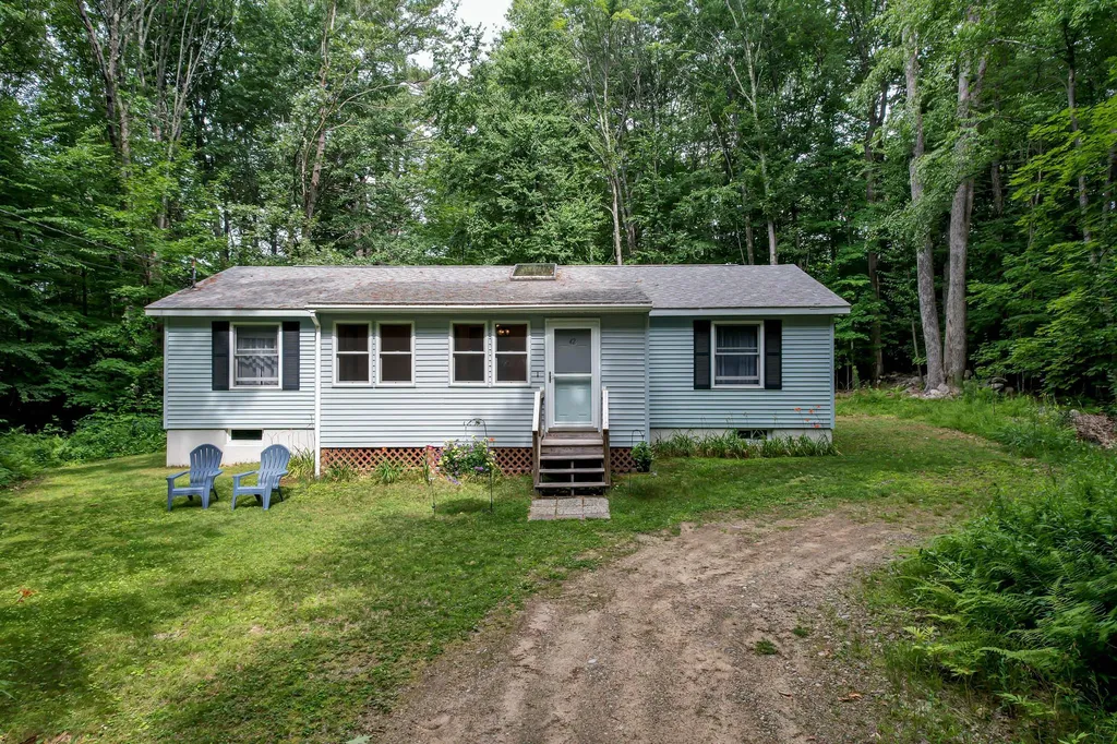 42 Oakwood Road Farmington NH 03835