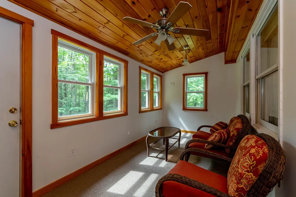 42 Oakwood Road Farmington NH 03835