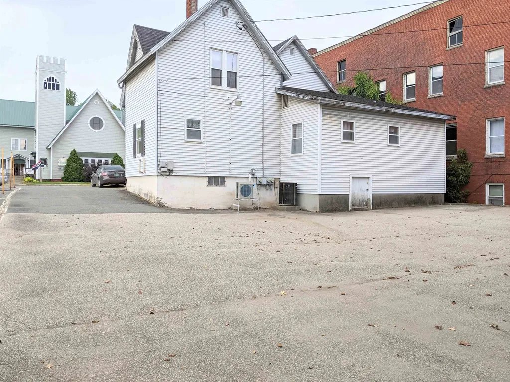 542 Railroad Street St. Johnsbury VT 05819