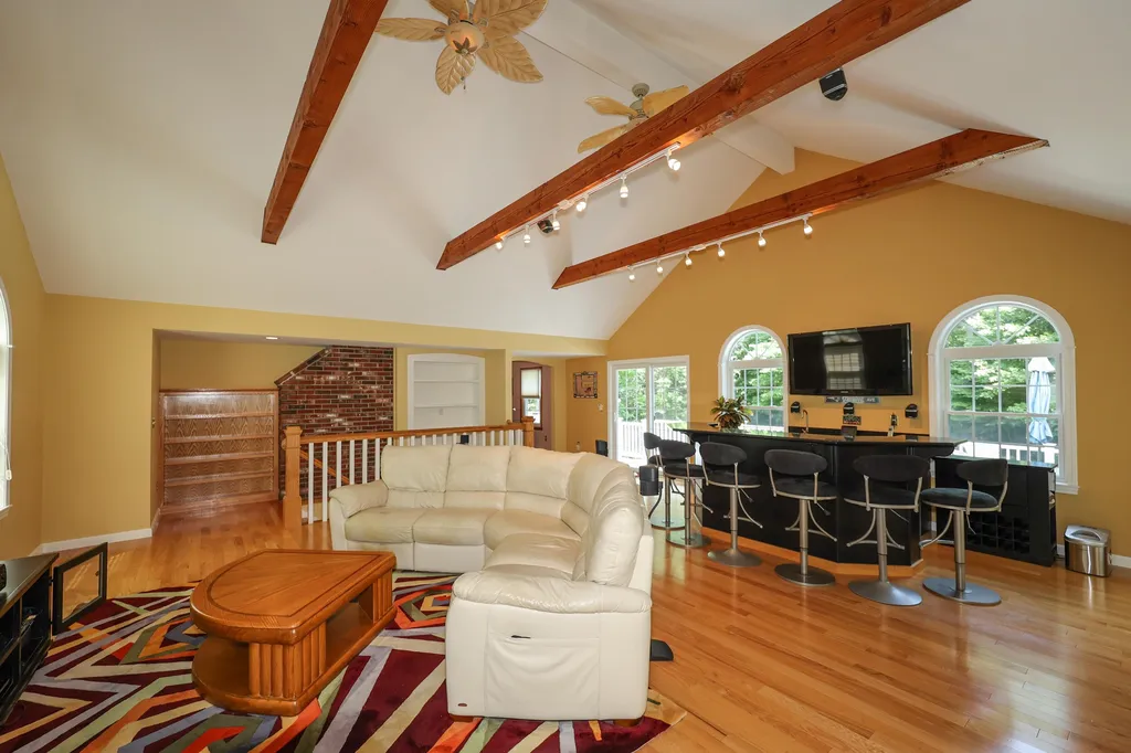 7 Cole Road Derry NH 03038