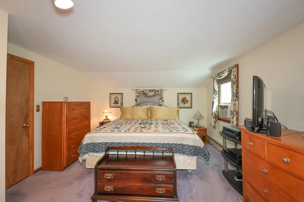 7 Cole Road Derry NH 03038