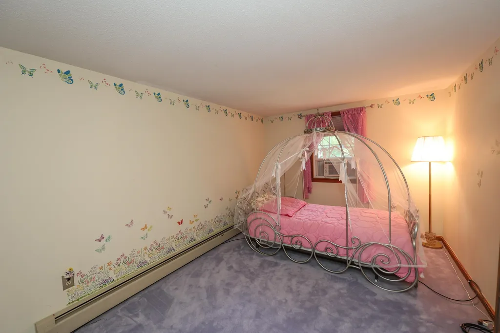 7 Cole Road Derry NH 03038