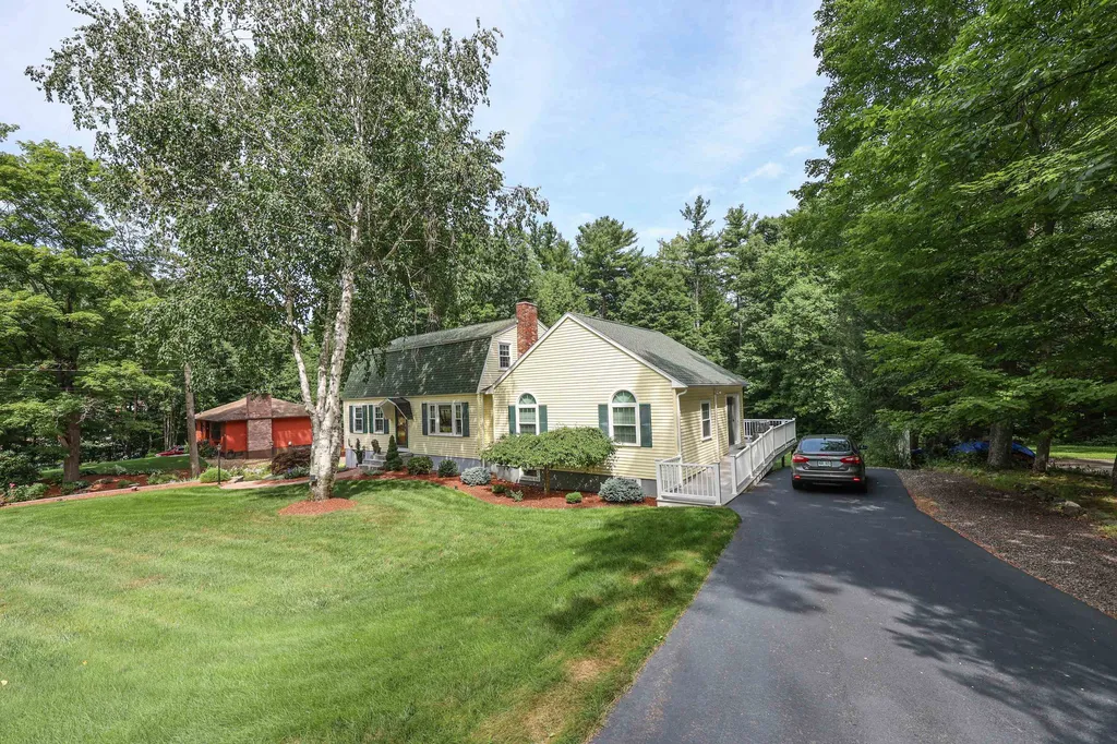 7 Cole Road Derry NH 03038
