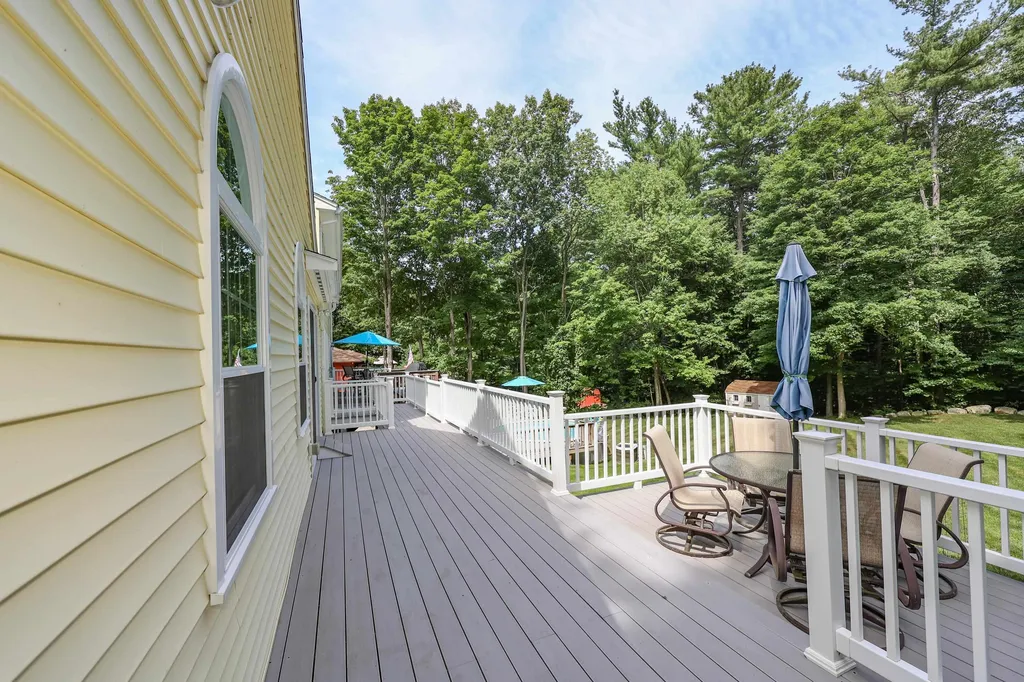 7 Cole Road Derry NH 03038
