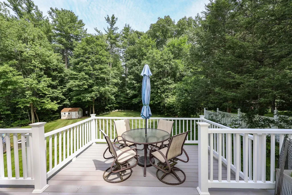 7 Cole Road Derry NH 03038