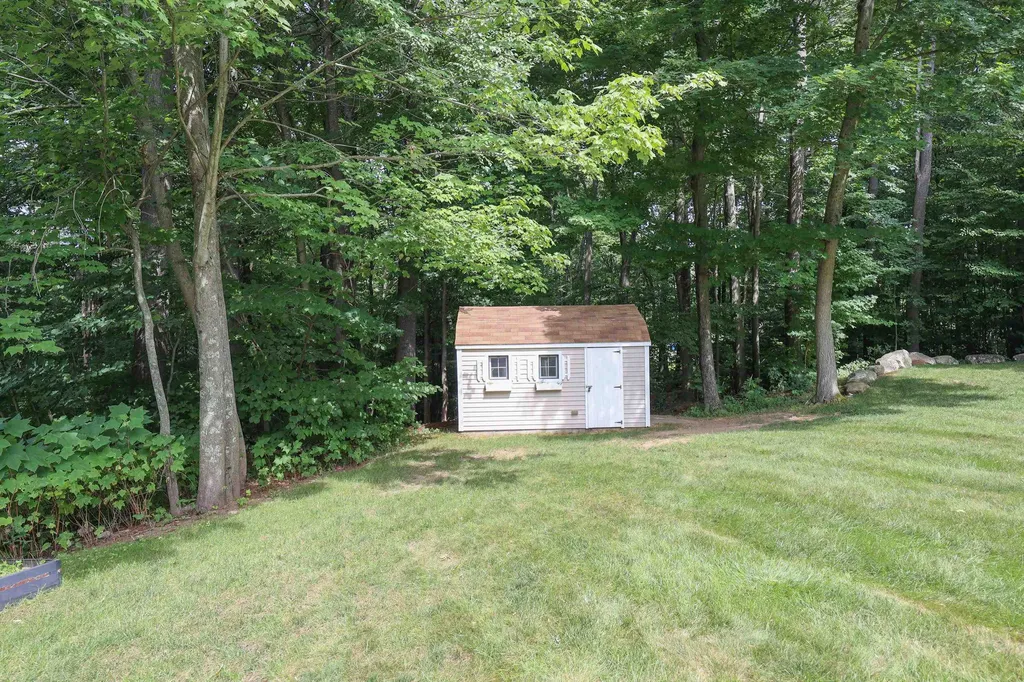 7 Cole Road Derry NH 03038