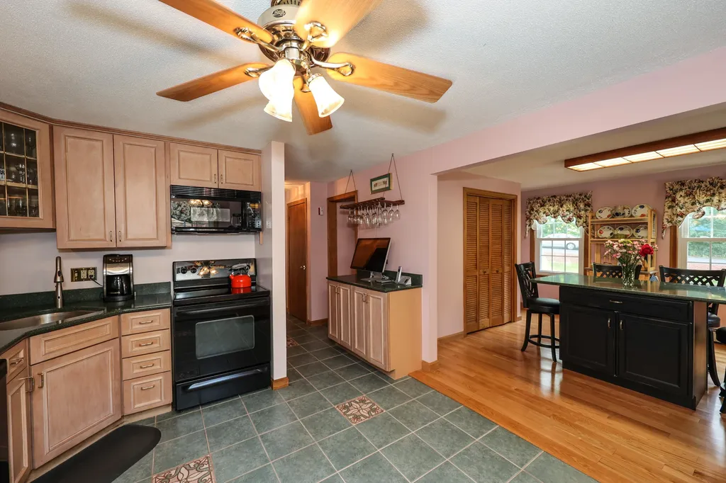 7 Cole Road Derry NH 03038