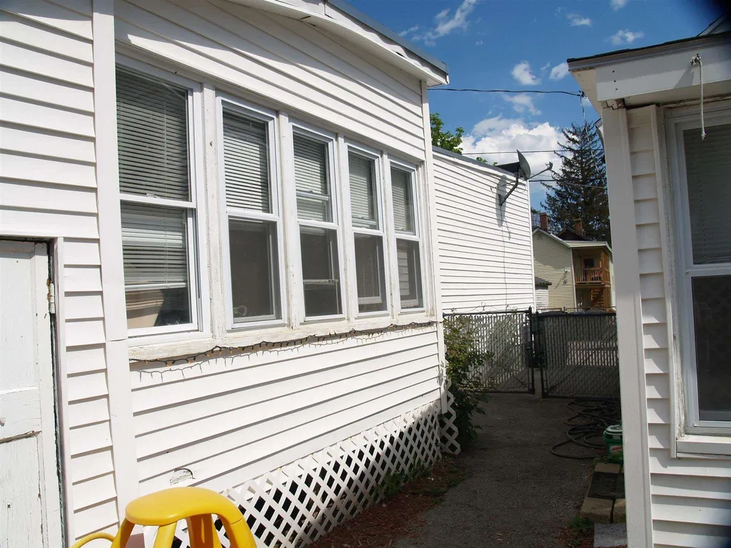 20 Derry Street Manchester NH 03104