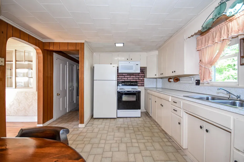 395 Salmon Falls Road Rochester NH 03868