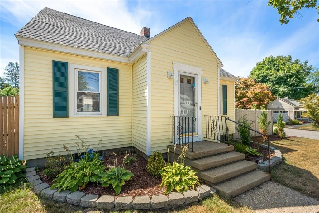 1213 Somerville Street Manchester NH 03103